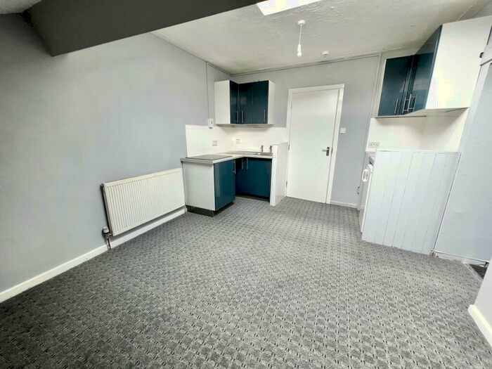 1 Bedroom Flat To Rent In Shay Lane, Halifax, HX2