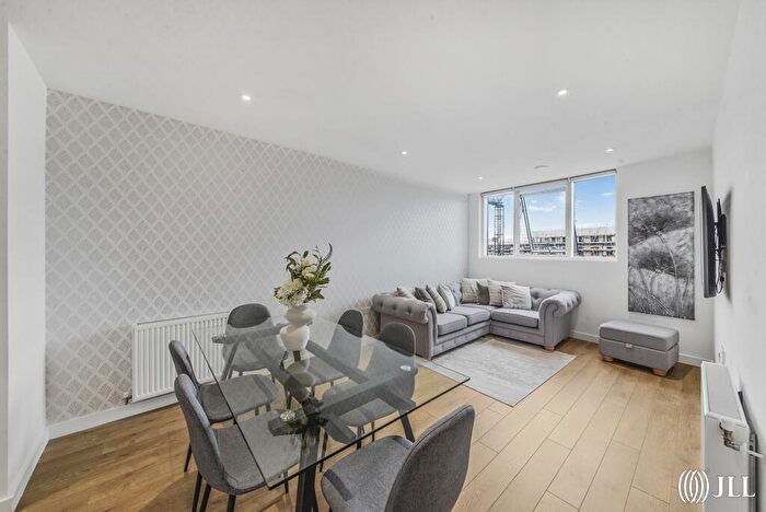 2 Bedroom Apartment For Sale In Southmere House, Highland Street, London, E15