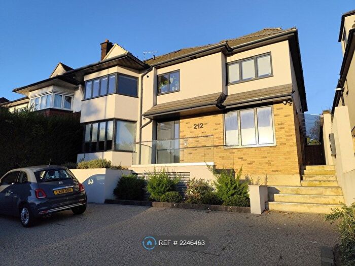 2 Bedroom Flat To Rent In Hendon Way, London, NW4