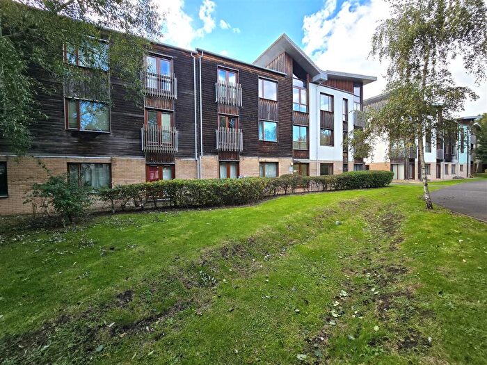 2 Bedroom Flat For Sale In Cowleaze, Chippenham, SN15