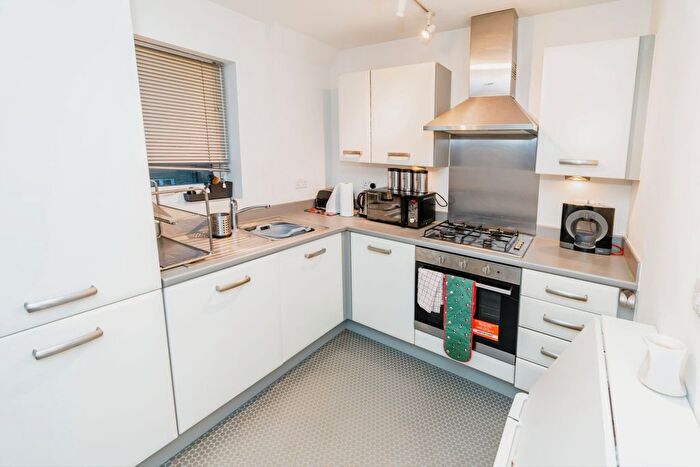1 Bedroom Flat For Sale In Lindoe Close, Banister Park, Southampton, Hampshire, SO15