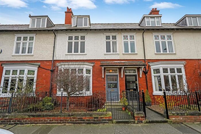 5 Bedroom Town House For Sale In Swinburne Road, Darlington, DL3