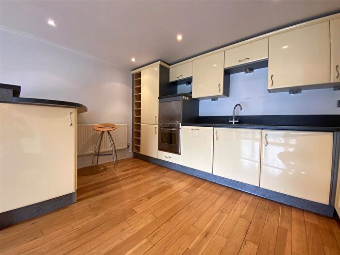 2 Bedroom Apartment To Rent In City Centre, Custom House, BS1