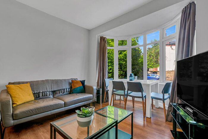 5 Bedroom House To Rent In Bainbrigge Road, Leeds, LS6