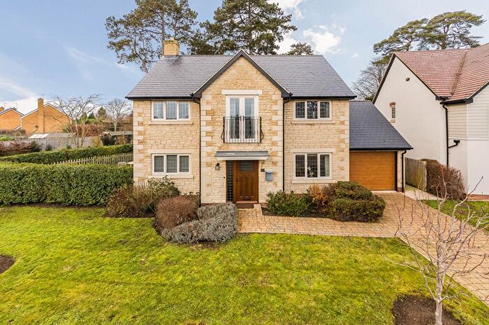 4 Bedroom Detached House For Sale In Southmoor Gardens, Southmoor, OX13