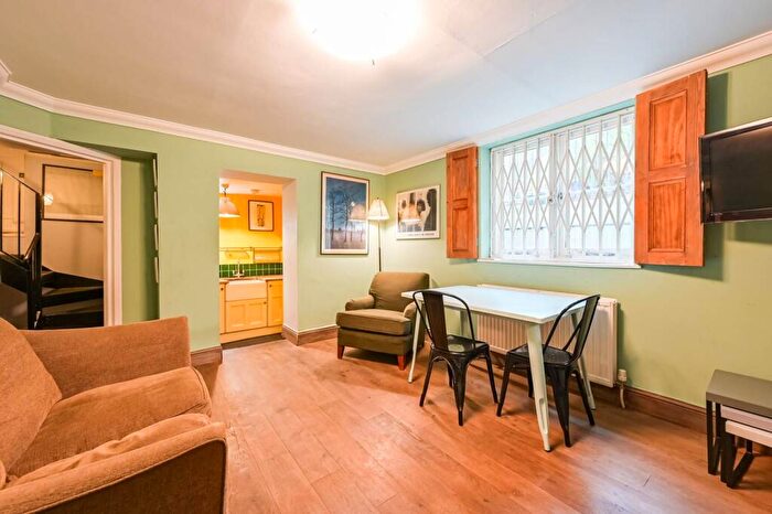 2 Bedroom Flat For Sale In Hackney Road, Bethnal Green, London, E2
