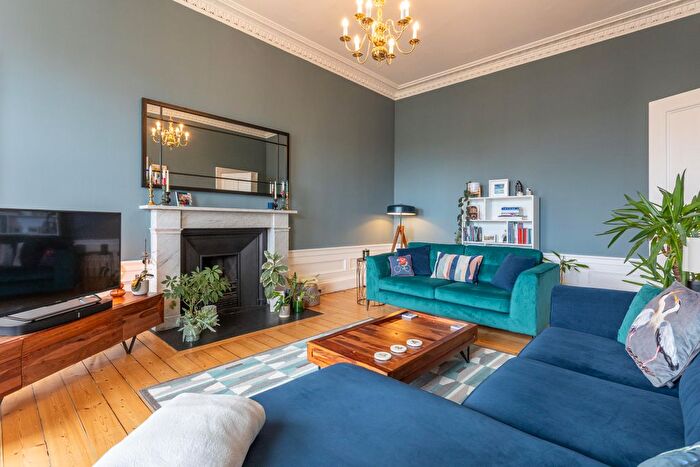 3 Bedroom Flat To Rent In Fettes Row, New Town, Edinburgh, EH3