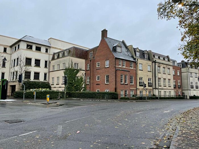 1 Bedroom Flat To Rent In Woodford Way, Witney, OX28