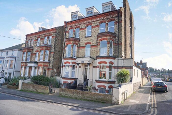 2 Bedroom Apartment To Rent In Granville Road, Broadstairs, CT10