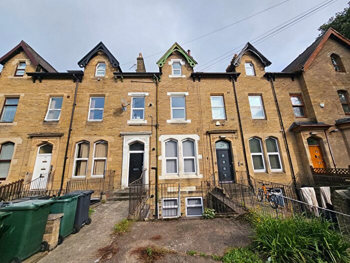1 Bedroom Flat To Rent In Oakroyd Terrace, Bradford, BD8