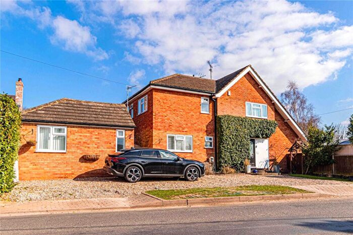 6 Bedroom Semi-Detached House For Sale In Moor End, Eaton Bray, Bedfordshire, LU6