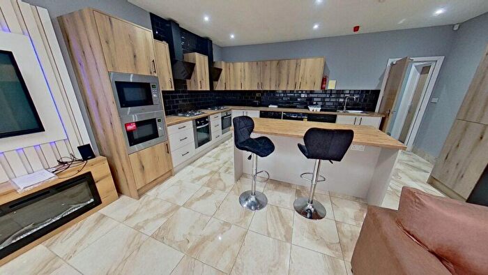 2 Bedroom Flat To Rent In Langleys Road, Selly Oak, Birmingham, B29