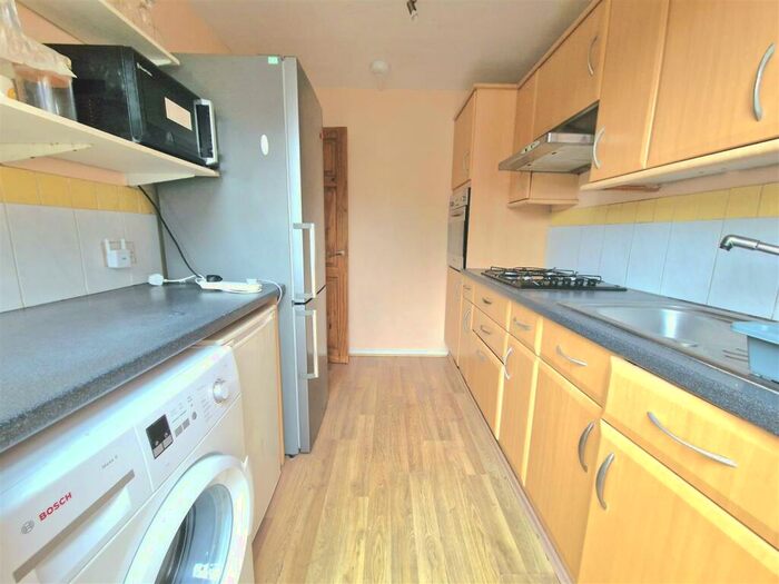 4 Bedroom House To Rent In Vanbrugh Close, London, E16