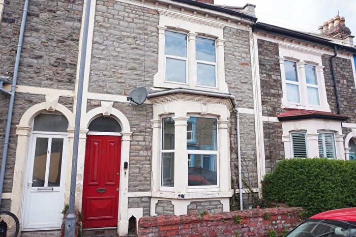 1 Bedroom Flat For Sale In Windsor Grove, Bristol, BS5