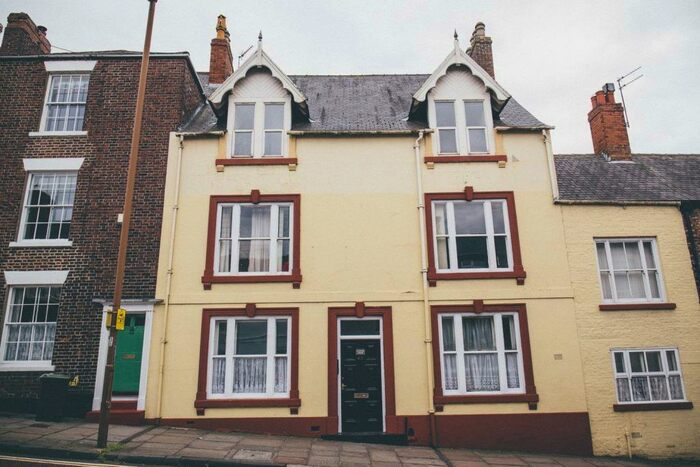 5 Bedroom Private Hall To Rent In Flat, Claypath, Durham, DH1