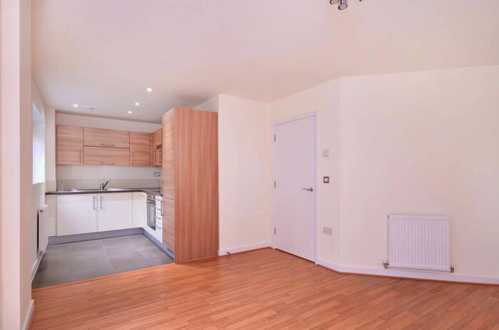 1 Bedroom Flat To Rent In Eric Street, Mile End, London, E3