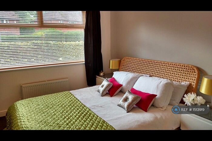 1 Bedroom Flat To Rent In Sandringham Mount, Leeds, LS17