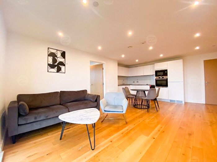 2 Bedroom Flat To Rent In Arden Gate, Communication Row, Birmingham, B15