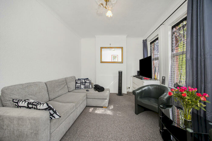 1 Bedroom Flat For Sale In Morieux Road, E10