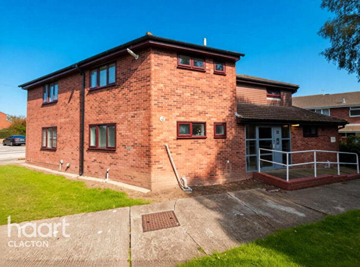 2 Bedroom Apartment For Sale In Alton Park Road, Clacton-On-Sea, CO15