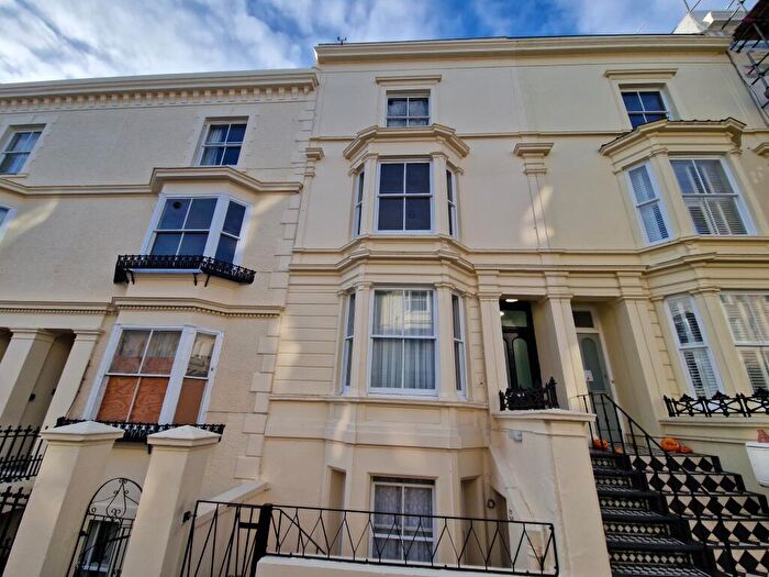 1 Bedroom Flat For Sale In First Floor Flat, York Road, East Sussex, BN3