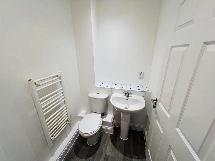 2 Bedroom Flat To Rent In Butler House, - Market Street, Maidenhead, SL6