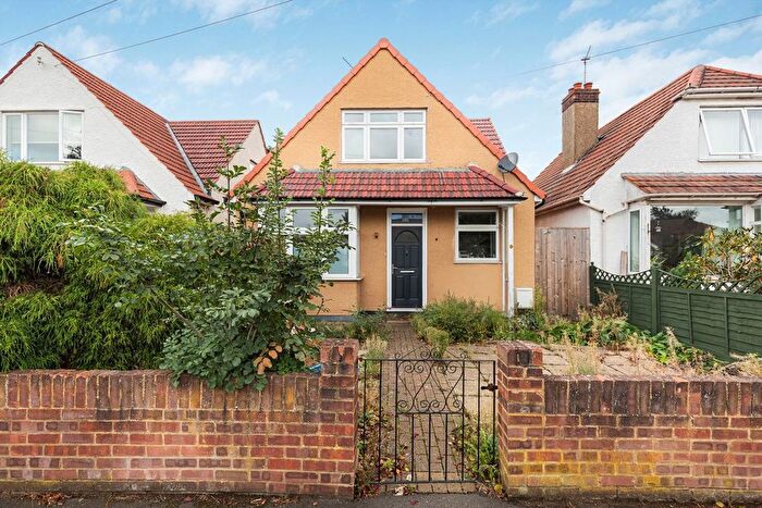 4 Bedroom Detached House For Sale In Carrington Avenue, Whitton, TW3