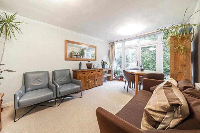 2 Bedroom Flat For Sale In Inglemere Road, Forest Hill, SE23