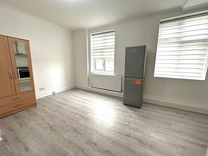 Studio To Rent In Horn Lane, Acton, London, W3