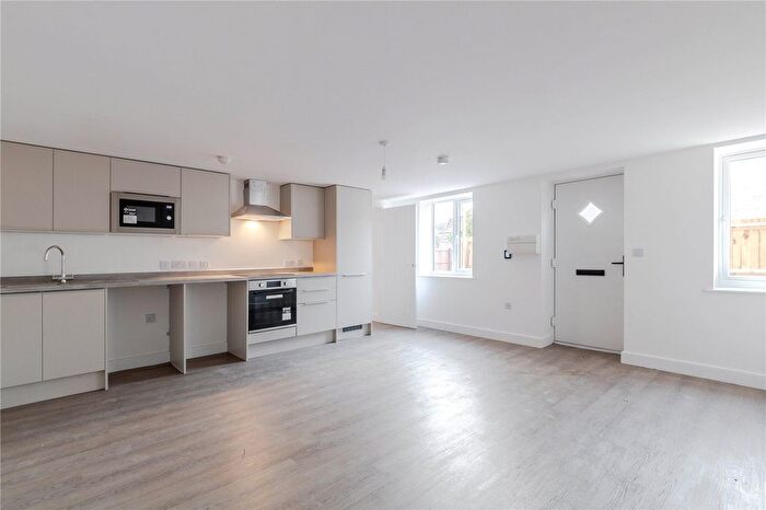 1 Bedroom Studio For Sale In Fleur De Lys, Pucklechurch, BS16