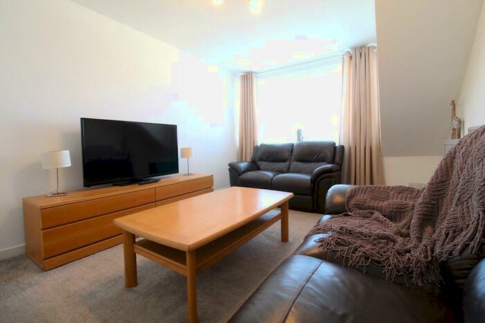 2 Bedroom Flat To Rent In Holburn Street, Top Floor, AB10