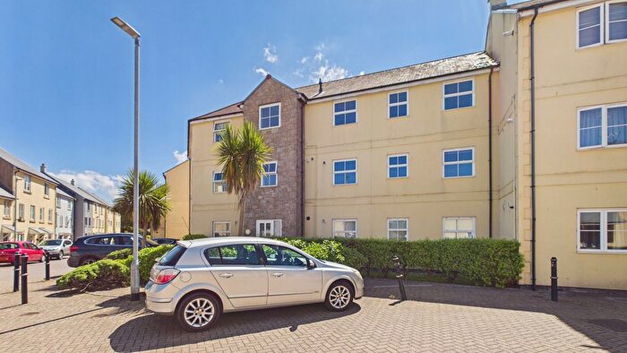 2 Bedroom Flat For Sale In Madison Close, Hayle, Cornwall, TR27