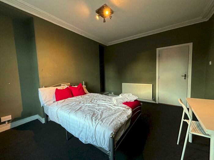 5 Bedroom Terraced House To Rent In Alfreton Road, Nottingham, Nottinghamshire, NG7