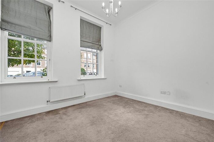 2 Bedroom Flat To Rent In Ellesmere Place, Walton-On-Thames, Surrey, KT12