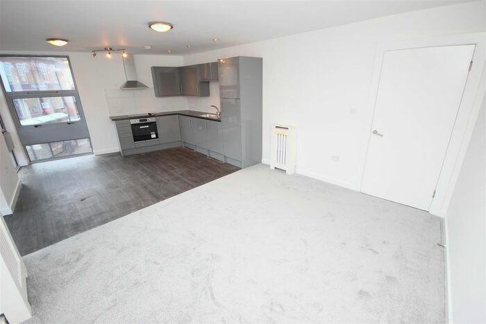 2 Bedroom Flat To Rent In Hagley Street, Halesowen, B63