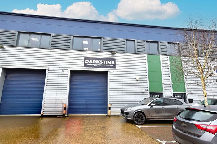 Light Industrial For Sale In Whiteleaf Road, Hemel Hempstead, HP3