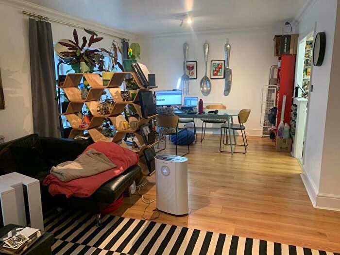 2 Bedroom Flat To Rent In Folgate Street, Stepney, London, E1