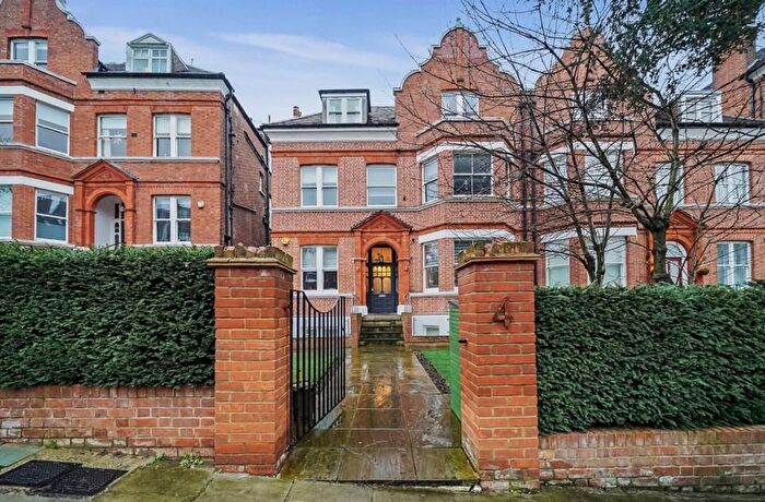 3 Bedroom Flat For Sale In Langland Gardens, Hampstead, London, NW3