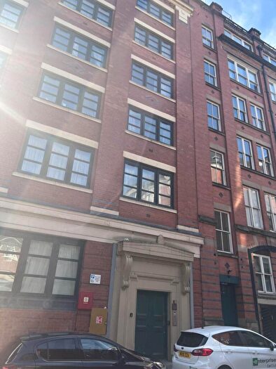 2 Bedroom Apartment To Rent In Stanlo House, Manchester, M1