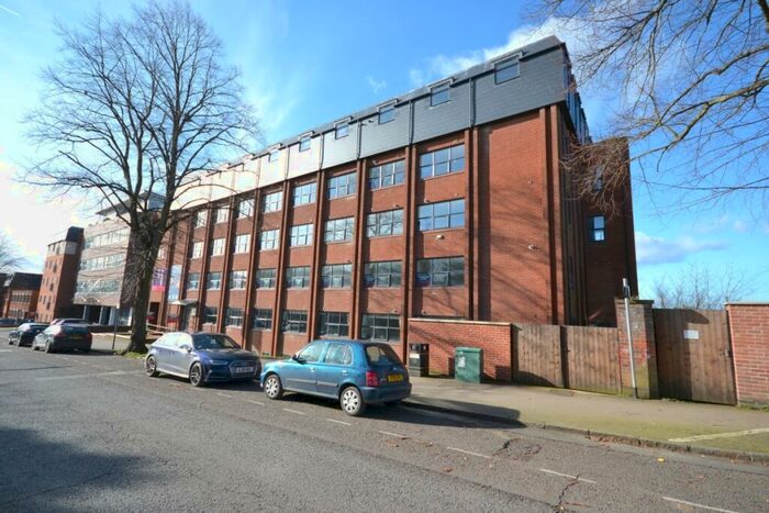 1 Bedroom Flat To Rent In Station Road, Kettering, Northamptonshire, NN15