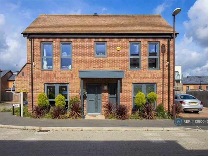 3 Bedroom Detached House To Rent In Pixel Way, Oakgrove, Milton Keynes, MK10