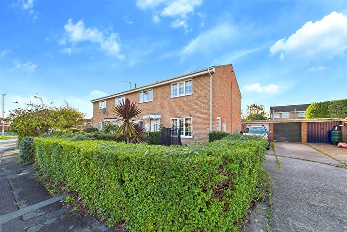 2 Bedroom End Terrace House For Sale In Hayward Close, Clevedon, BS21