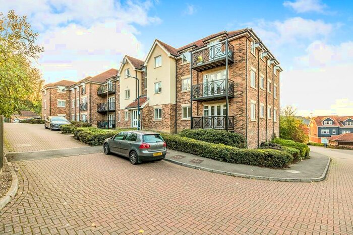 2 Bedroom Flat To Rent In Roland House Harris Place, Tovil, Maidstone, Kent, ME15