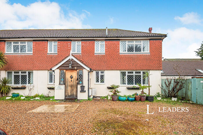 5 Bedroom Detached House To Rent In Linkfield Lane, RH1