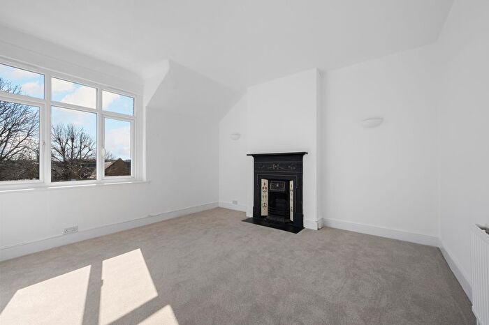 2 Bedroom Flat To Rent In Worple Road, London, SW20