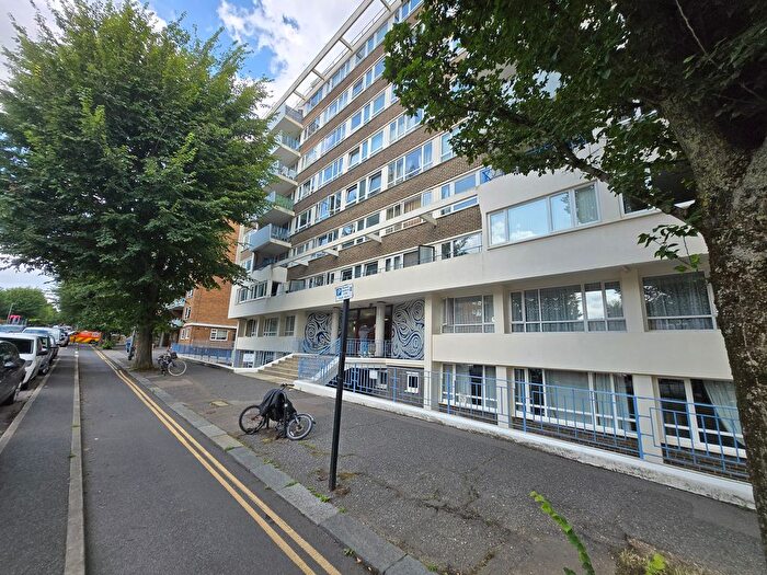 2 Bedroom Property To Rent In Bowen Court, Hove, BN3