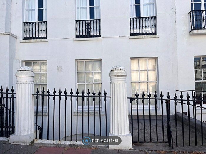 1 Bedroom Flat To Rent In Sussex Square, Brighton, BN2