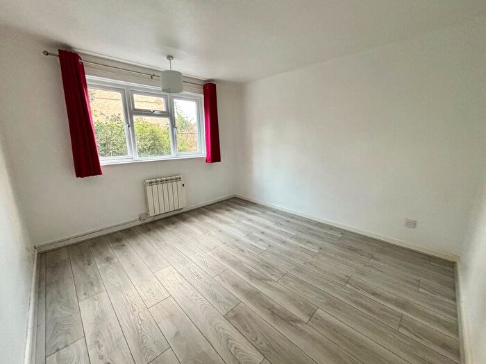 2 Bedroom Bungalow To Rent In Boscombe Spa Road, Bournemouth, BH5