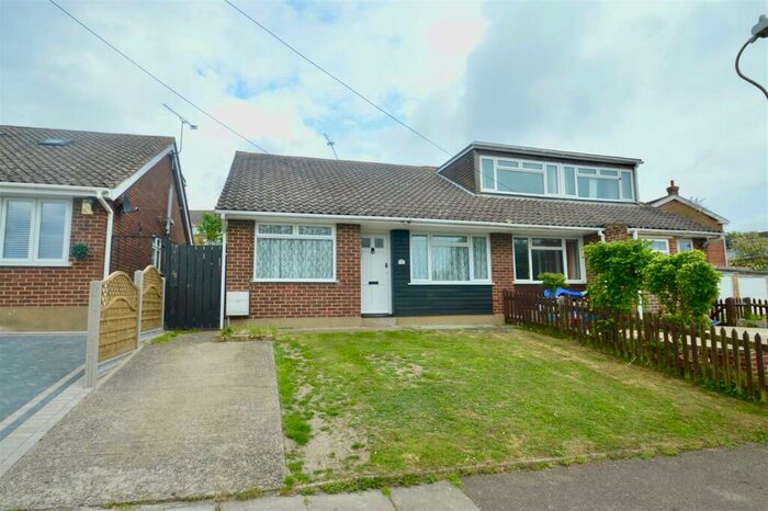2 Bedroom Semi-Detached Bungalow To Rent In Lyndhurst Way, Istead Rise, Gravesend, DA13