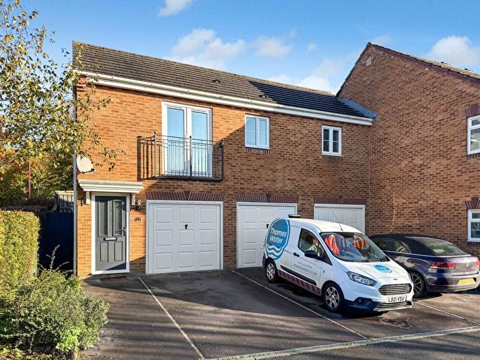 2 Bedroom Semi-Detached House To Rent In Warrener Close, Swindon, SN25